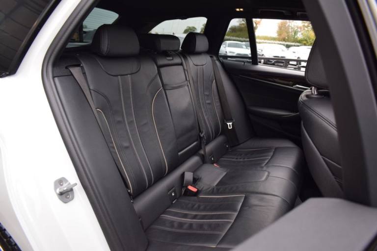 2018 Y BMW 5 SERIES 3.0 530D M SPORT TOURING 5DR DIESEL AUTO EURO 6 (S/S) (265 P