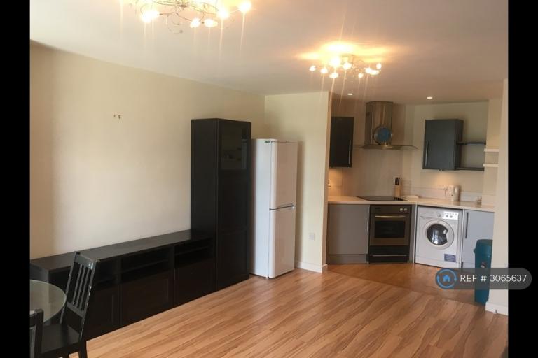 2 bedroom flat in Landmark Place, Cardiff, CF10 (2 bed) (#3065637)