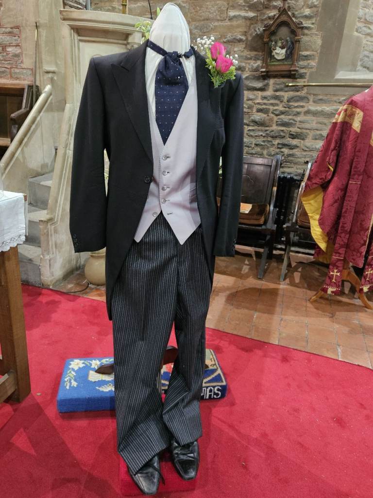 Men’s morning suit complete  - weddings, races. British wool. 40R