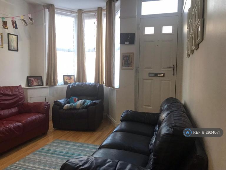 3 bedroom house in Russell Rise, Luton, LU1 (3 bed) (#2924071)