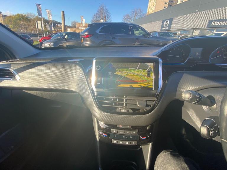 2018 Peugeot 2008 1.2 PureTech Allure Premium 5dr [Start Stop] HATCHBACK PETROL Manual