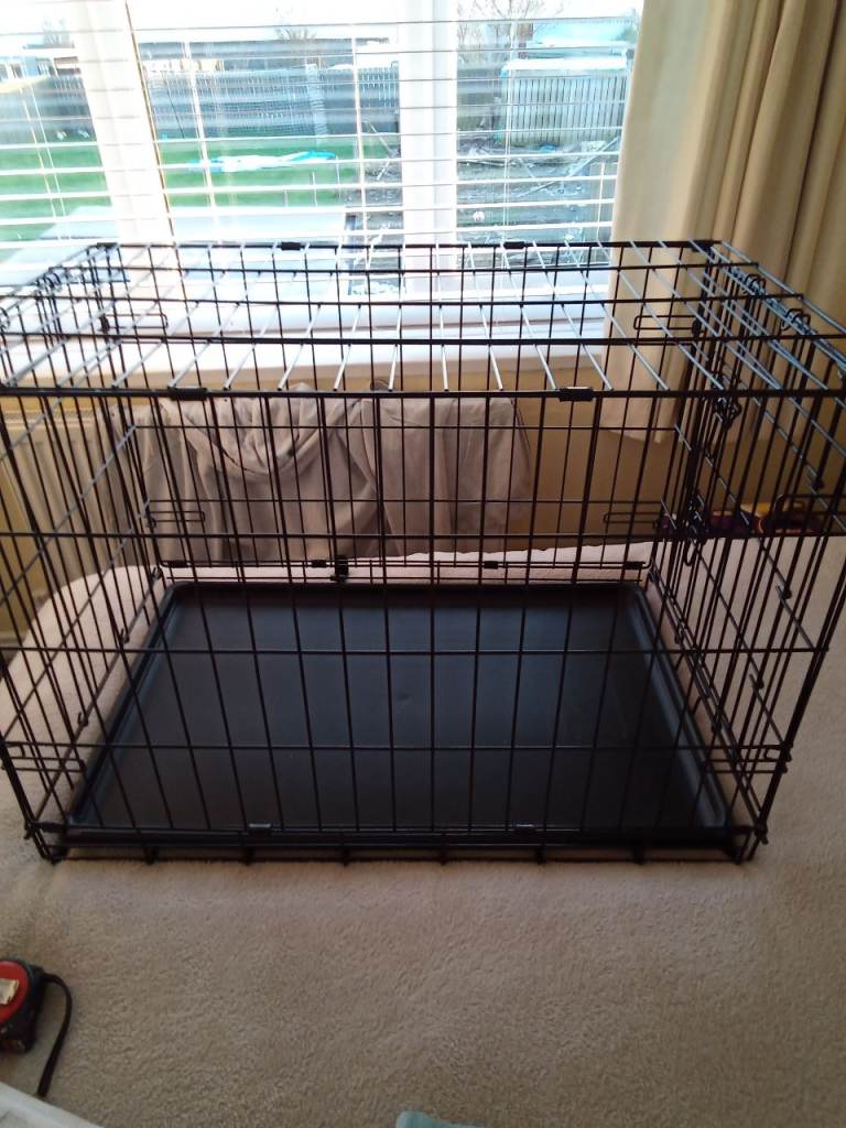 Dog crate in black