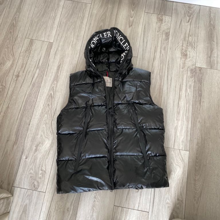 Moncler Puffer Gilet with Hood – Black, As Good As New