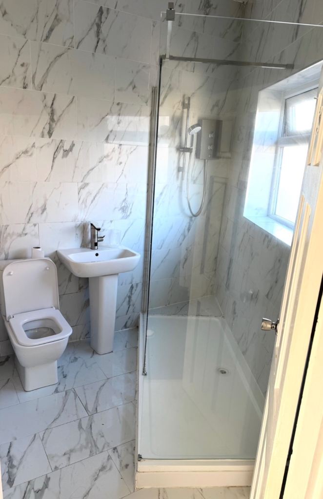 Two bed flat crumpsall £650