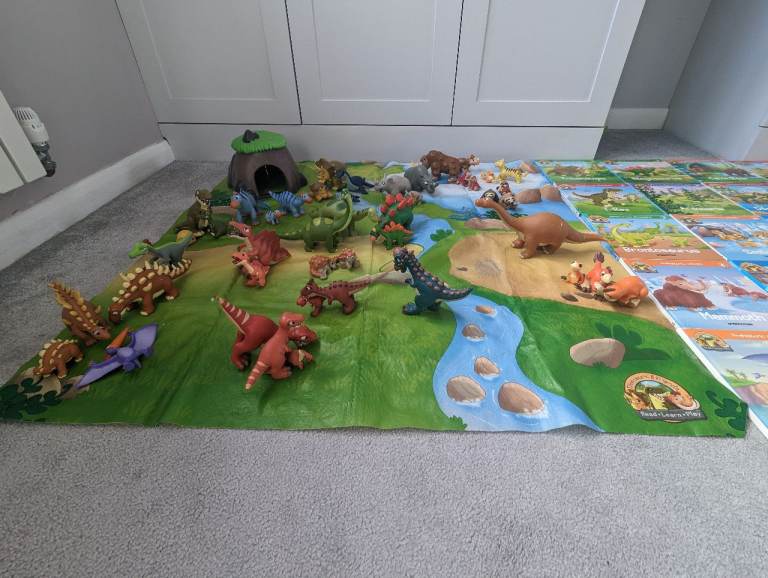 REDUCED-DeAgostini Prehistoric Dinosaur toys and books. S2 Bundle Joblot