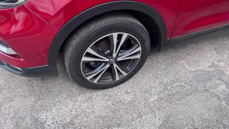 Nissan qashqai N1.5 dCi 115 N-Connecta 5dr 2 owners full Nissan history stunning