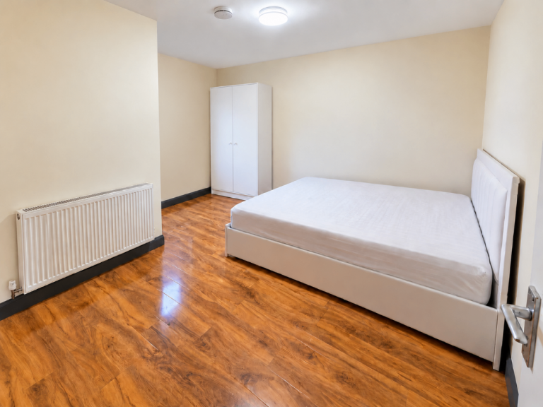 Newly Renovated Double Room – £800 All Bills Included – Mitcham CR4