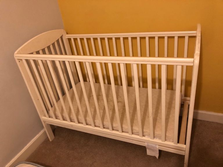 Mamas & Papas baby cot bed