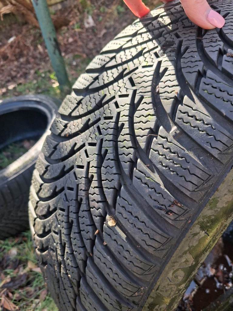 2 winter tyres