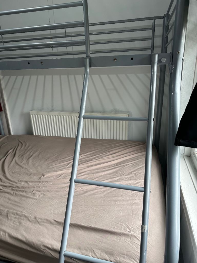 Double bunkbed 