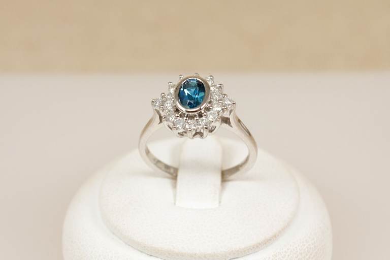 18ct White Gold London Blue Topaz & Diamond Ring