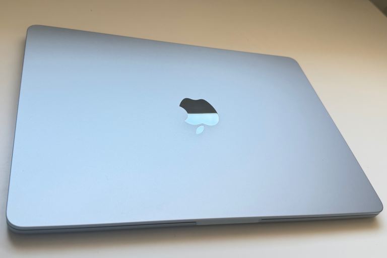 MacBook Air M4 13 inch great condition