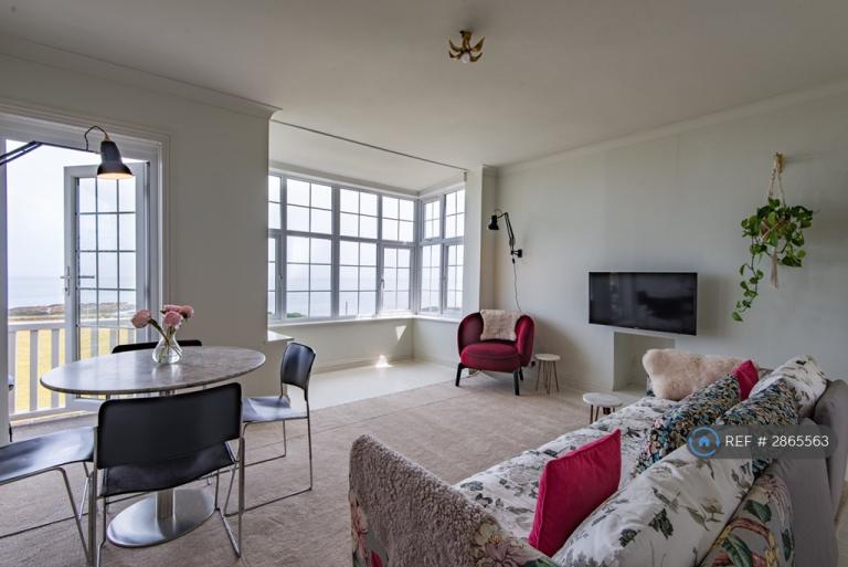 2 bedroom flat in Palm Bay Court, Margate, CT9 (2 bed) (#2865563)