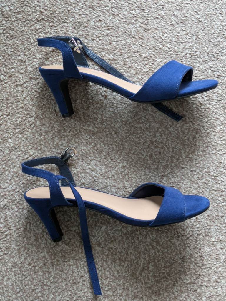 Barely There Sandals x 2 pair