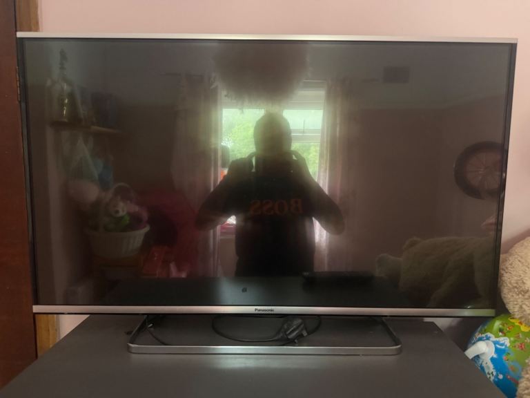 42 inch Panasonic smart tv 