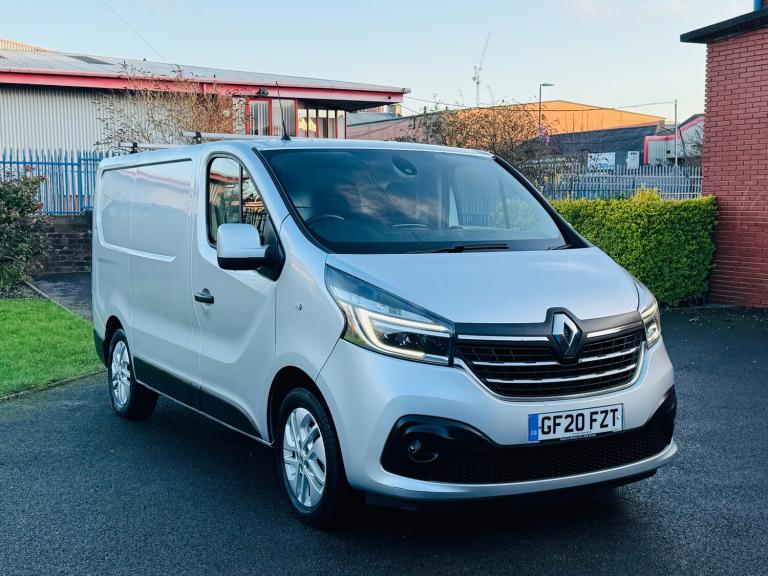 RENAULT TRAFIC SPORT 2.0