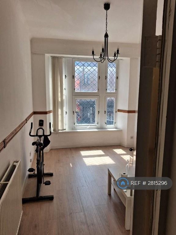 2 bedroom flat in Dumbarton Road, Glasgow, G11 (2 bed) (#2815296)