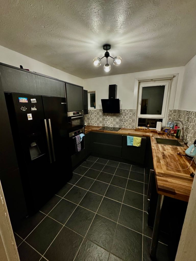 Double room in a two bedroom flat 