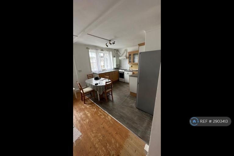 2 bedroom flat in Durston Flats, London, NW5 (2 bed) (#2903413)