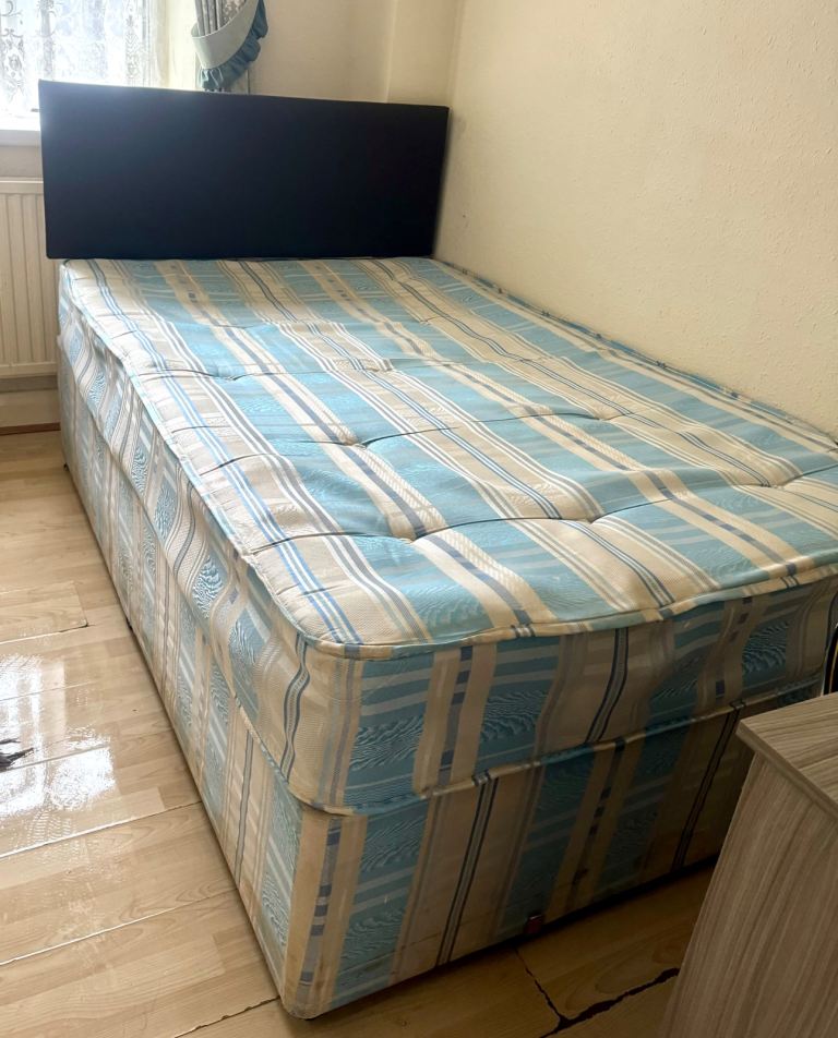 RENOVATION & HOUSE CLEARANCE SALE!! Tables,Beds,Wardrobes,Recliner Sofa,Chinese Rugs,From £10