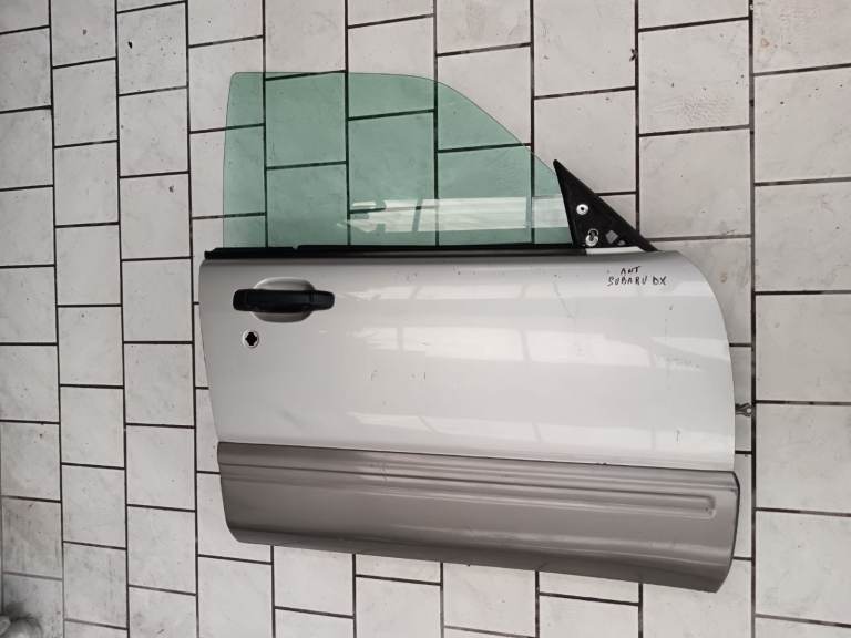 Rh door for Subaru Forester