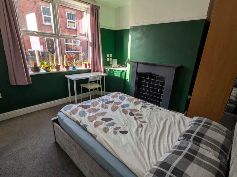 Two bright Double Rooms in a Modern, Recently Renovated house