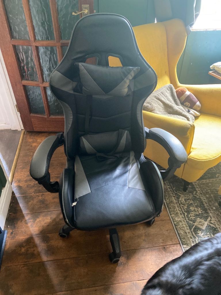 Black and Grey Gaming/Office Chair – Good Condition