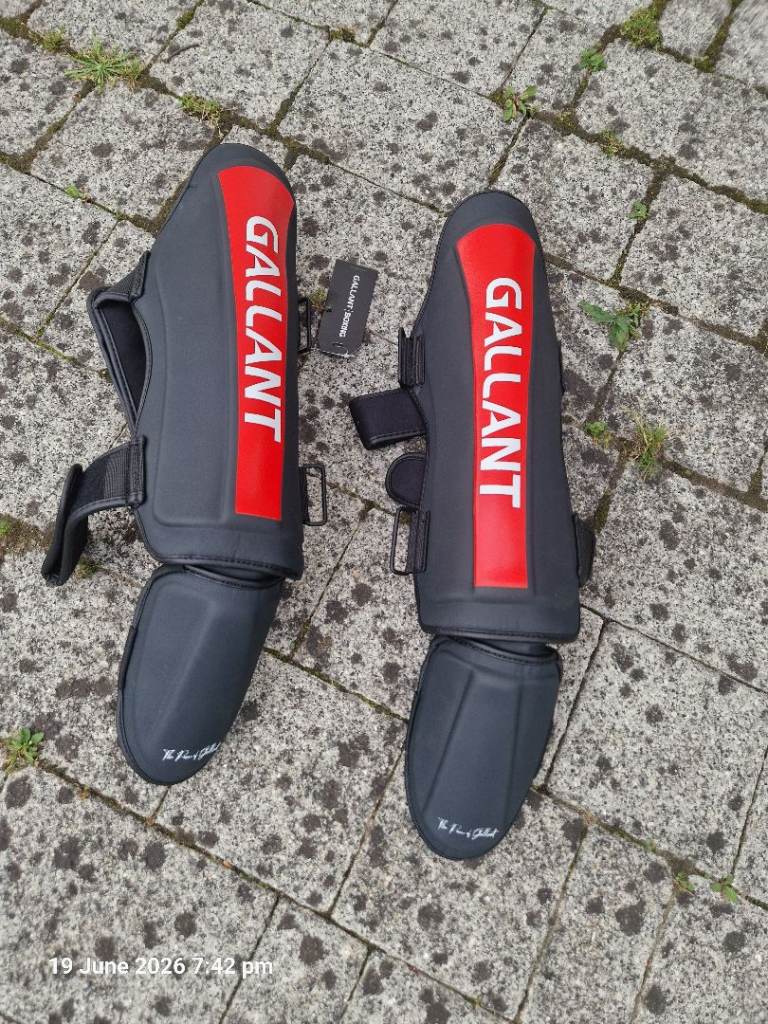 Gallant Shin Guards – Black & Red, Good Condition