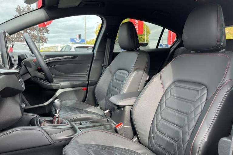 2022 Ford Focus 1.0 EcoBoost ST-Line Vignale 5dr ** Sync 4 - Heated Seats / Steering Wheel  Hatch...