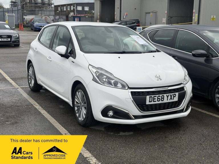 2018 Peugeot 208 1.2 PureTech Signature Euro 6 (s/s) 5dr Hatchback Petrol Manual