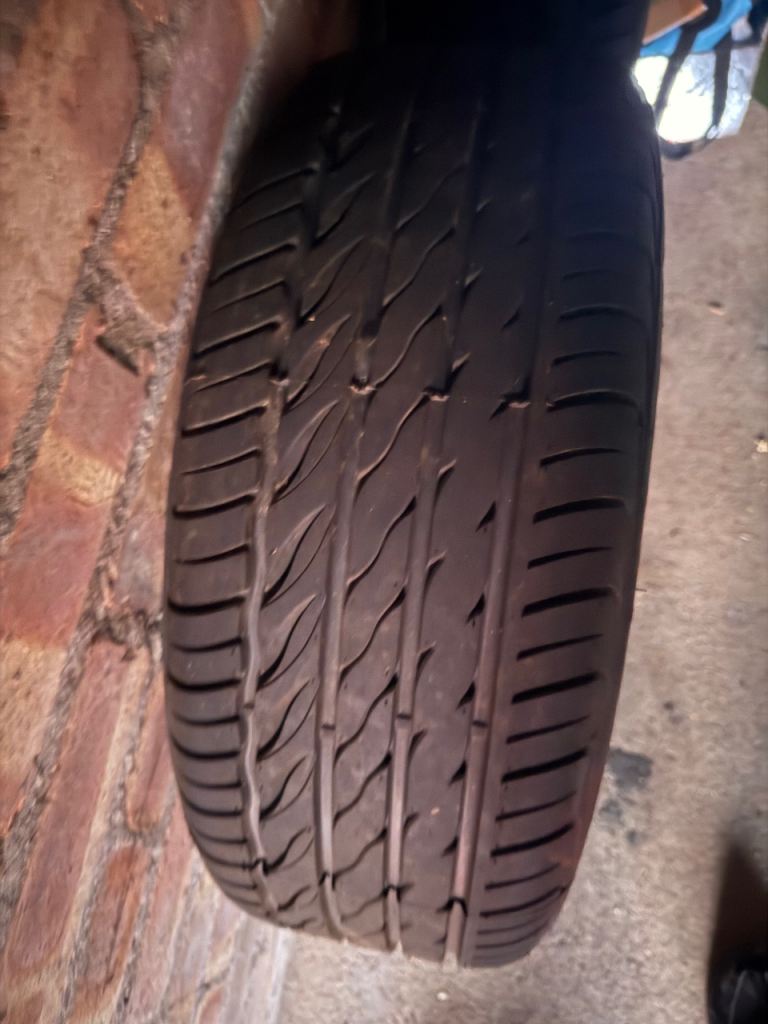 Set of 4 FORD alloys and tyres