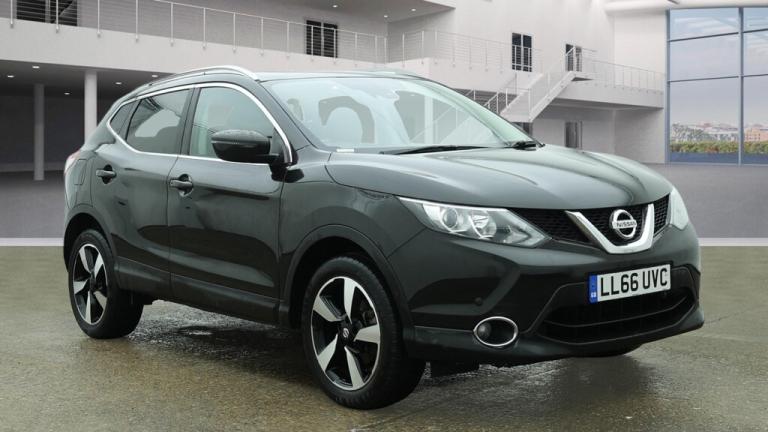 2016 Nissan Qashqai 1.5 dCi Acenta 5dr ++ PANROOF / NAV / CAMERA / 20 TAX / ULEZ ++ HATCHBACK Die...