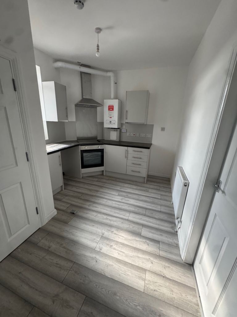 Brand new flat 3 bedroom to rent in bulwell