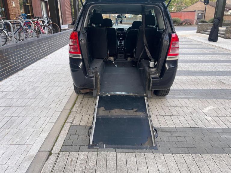 2014 Vauxhall Zafira 1.8i Exclusiv 5dr MPV PETROL Manual