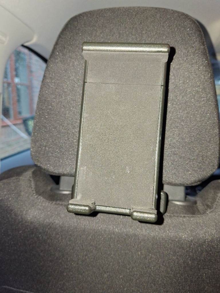 Mobile phone and tablet holder for Skoda cars