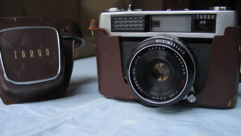 Vintage Taron Vic 35mm Range Finder camera