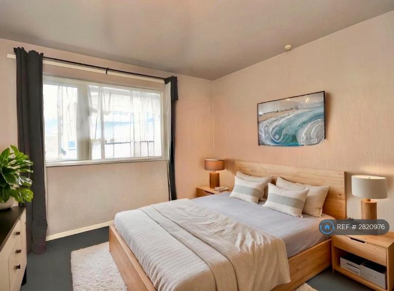 1 bedroom flat in Byron St, Cardiff, CF24 (1 bed) (#2820976)