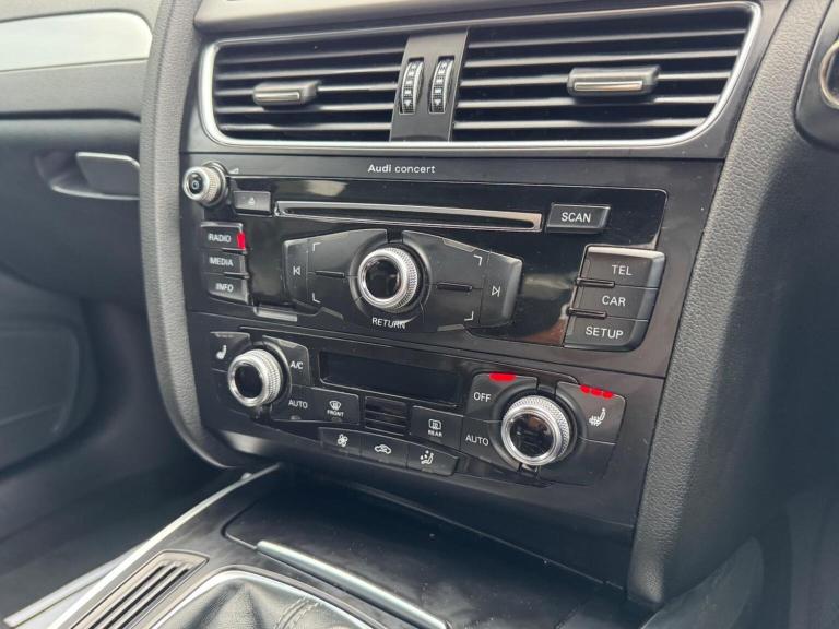 AUDI A4 AVANT 2.0 TDI S line quattro Euro 5 (s/s) 5dr 2015