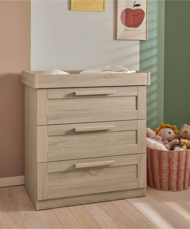 Mamas & Papas Dresser/changer in light oak (excellent condition) 
