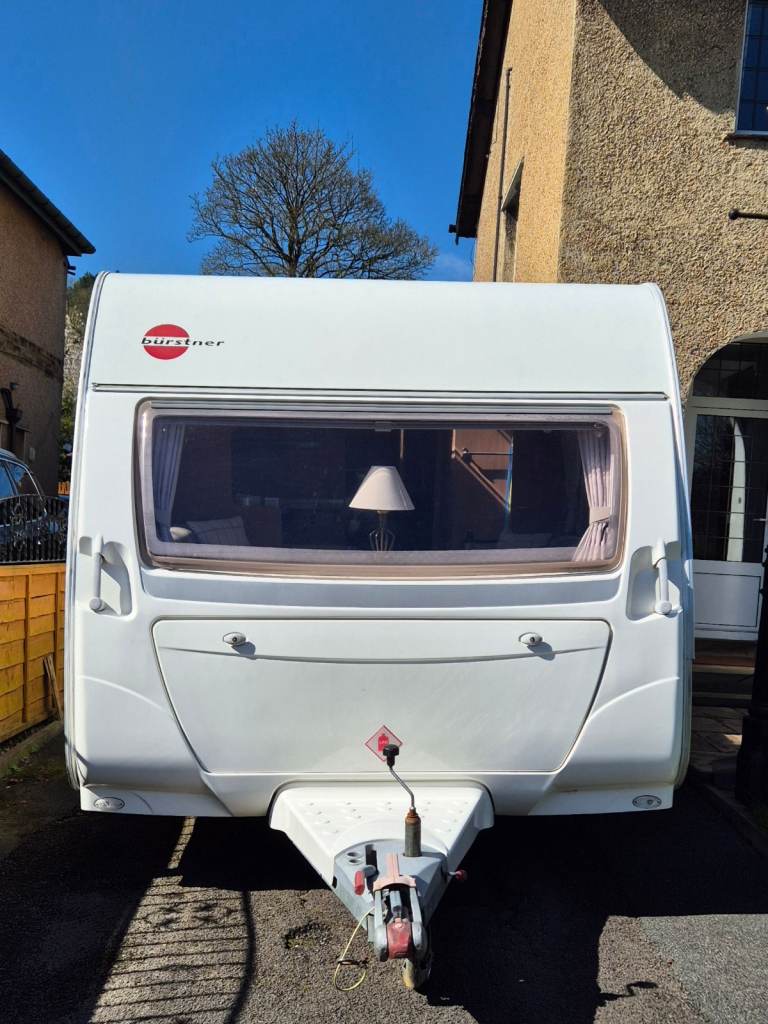 4 berth 2004 Burstner Ventana 500TS caravan - REDUCED