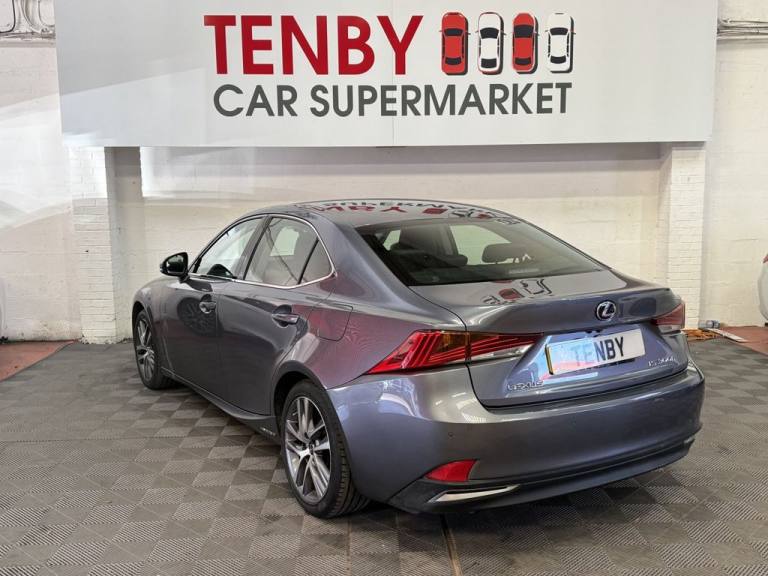 2018 Lexus IS 300h Executive Edition 4dr CVT Auto SALOON PETROL/ELECTRIC Automatic