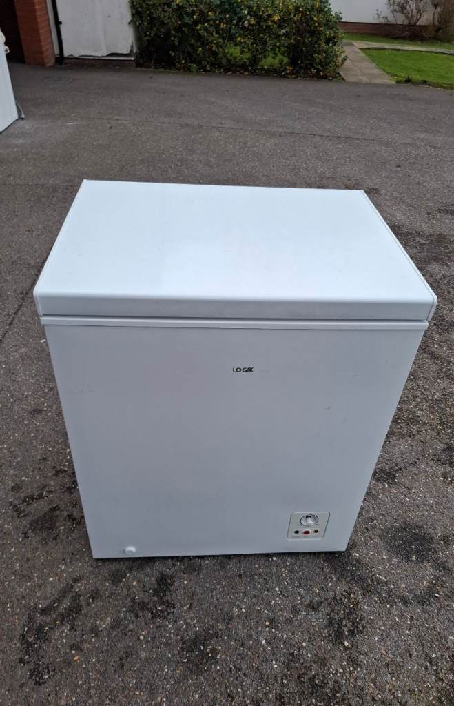image for 140 L Logik chest freezer 
