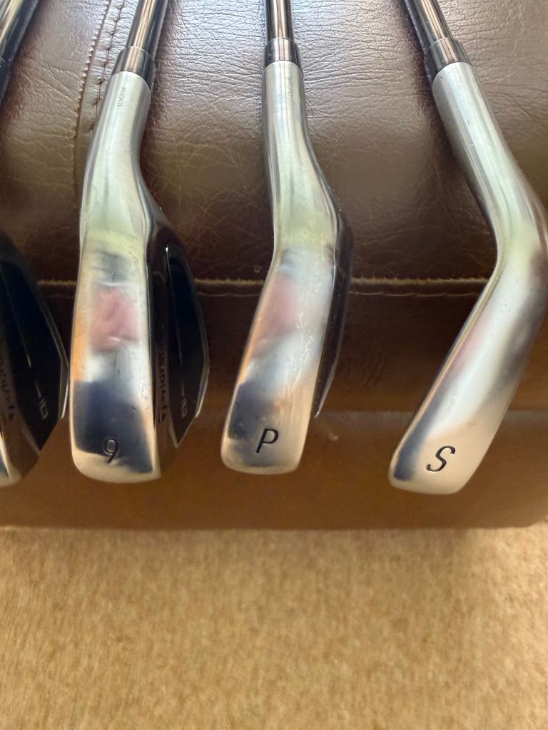 Taylormade Qi 7,8,9, PW, SW All regular graphite shafts 