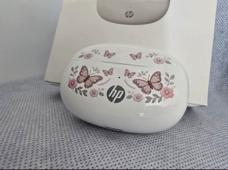 HP Wireless Earbuds with Butterfly Design – As Good As New