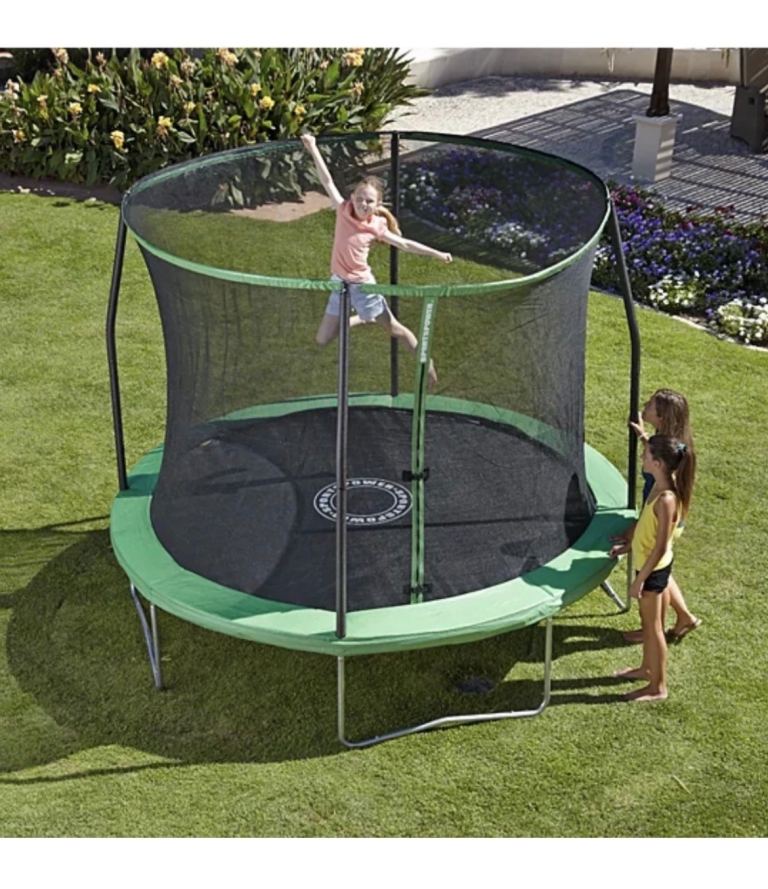 (new boxed )Sportspower 8FT Quad Lok Trampoline RRP 129.00 lot GD