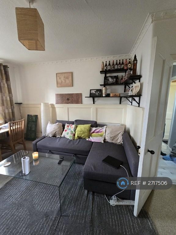 2 bedroom flat in Richmond Place, Edinburgh, EH8 (2 bed) (#2717506)