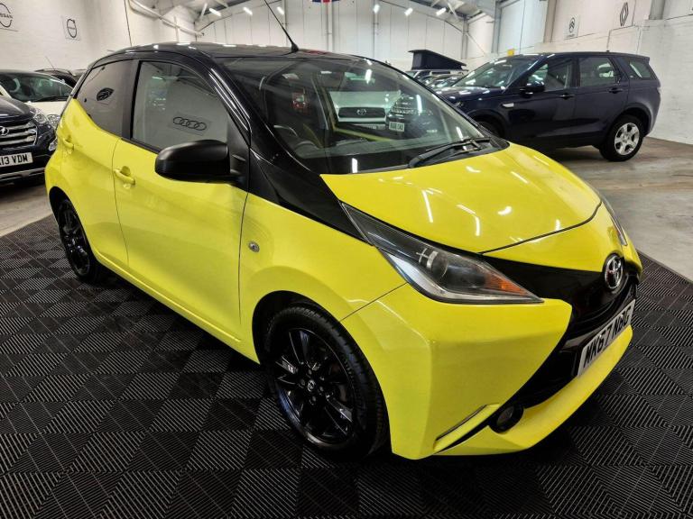 2017 Toyota AYGO 1.0 VVT-i x-cite 3 Yellow Bi-Tone Euro 6 5dr HATCHBACK Petrol Manual
