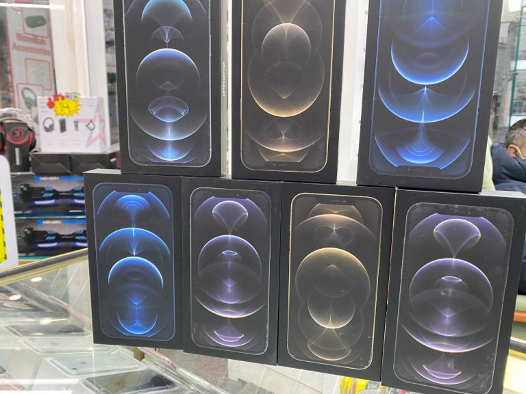 iPhone 12 Pro LIKE NEW BOXED