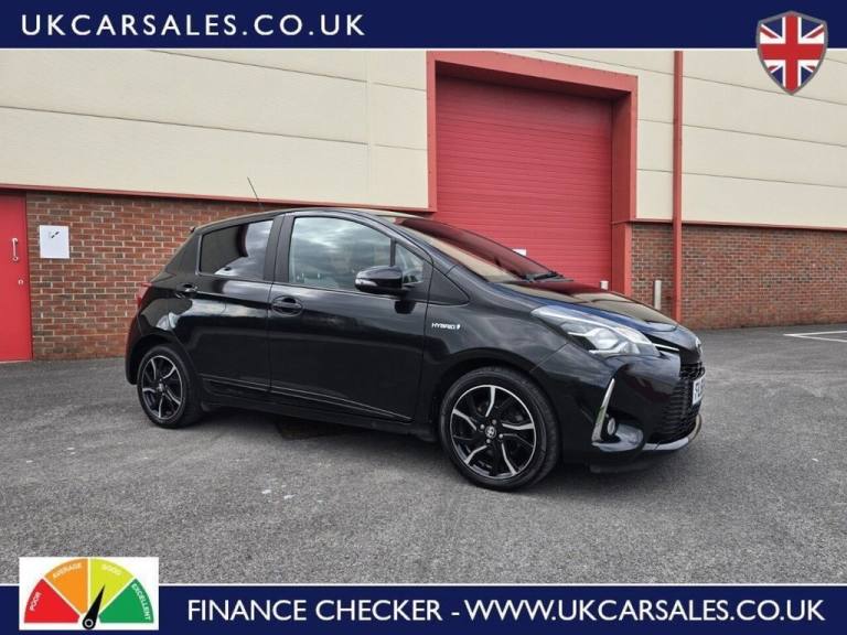 2019 Toyota Yaris 1.5 VVT-h Design E-CVT Euro 6 (s/s) 5dr Hatchback PETROL/ELECTRIC Automatic