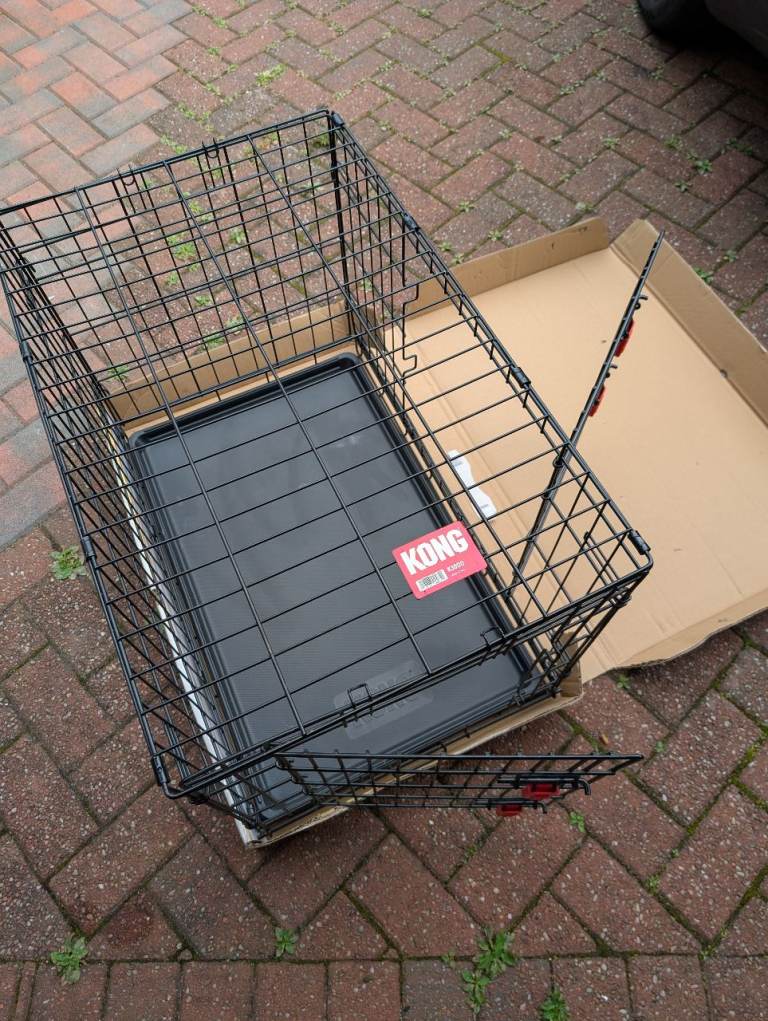 KONG Dog Crate with Tray - Medium Size